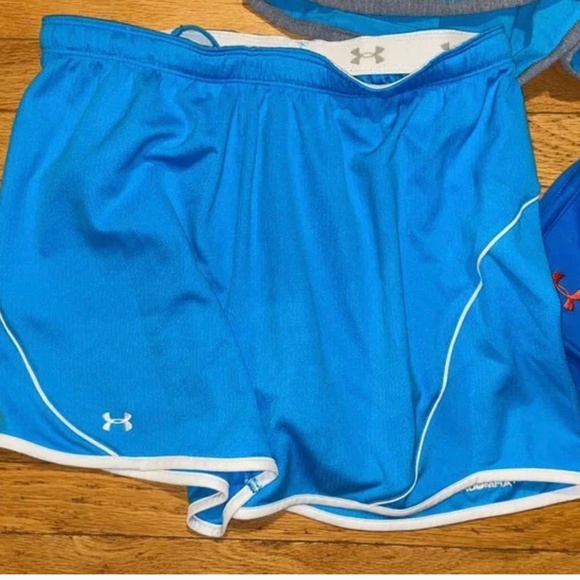Women’s Under Armour Heat Gear Shorts - Picture 2 of 8